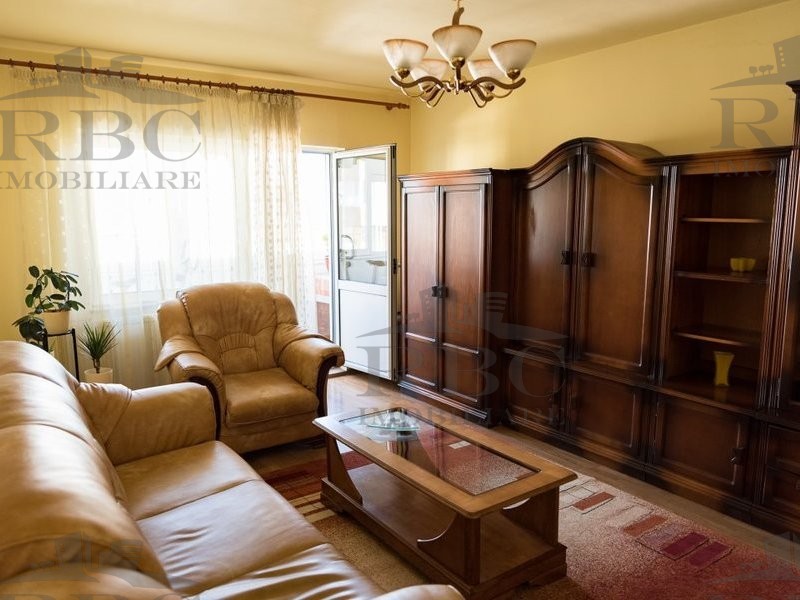 Apartament 4 camere cu garaj complet renovat
