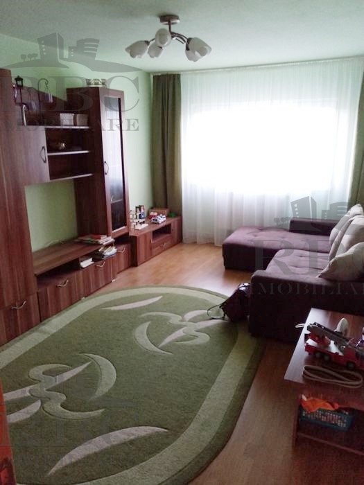 Apartament 2 camere decomandat Intre Lacuri