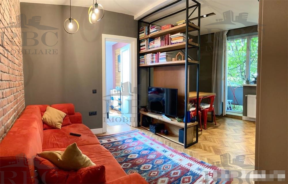 Apartament 2 camere cu parcare zona Facultatii de Litere