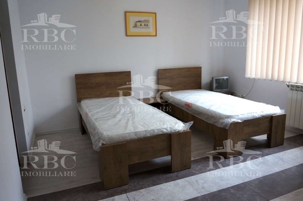 Spatiu birou/locuinta 3 camere cu 2 bai si parcare Central