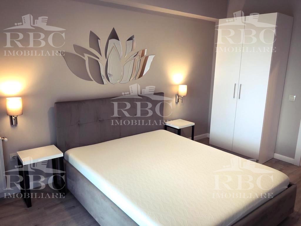 Apartament 3 camere cu terasa 17 mp si parcare Semicentral