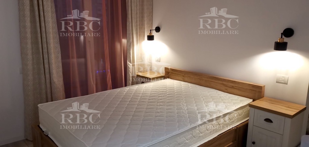 Apartament 3 camere cu garaj totul nou Semicentral