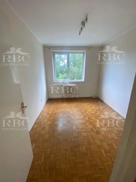 Apartament 4 camere etaj intermediar in Gheorgheni