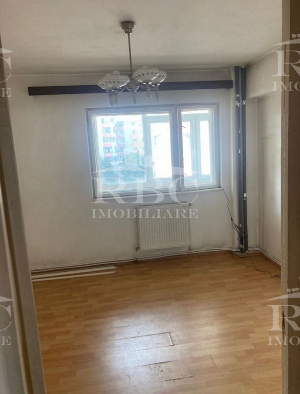 Apartament 2 camere etaj intermediar Intre Lacuri