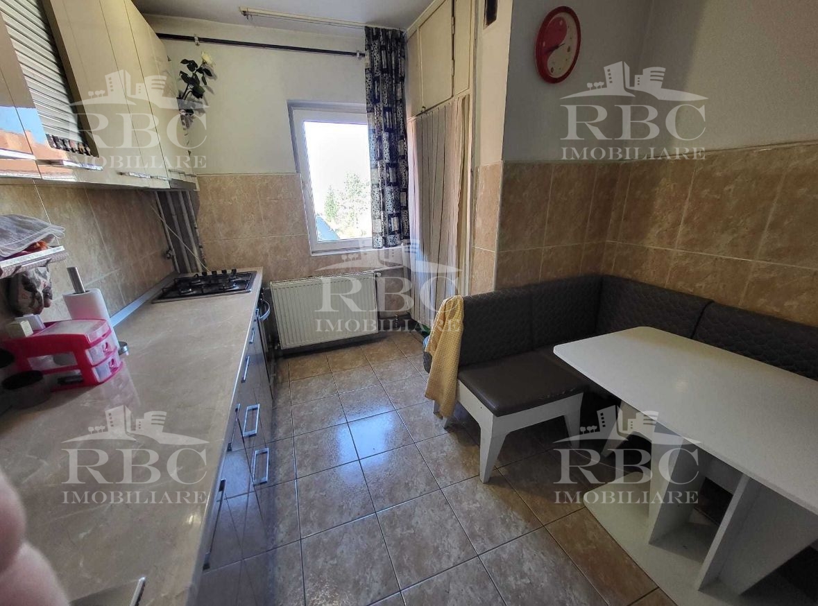 Apartament 3 camere 2 bai etaj 2 in Gheorgheni