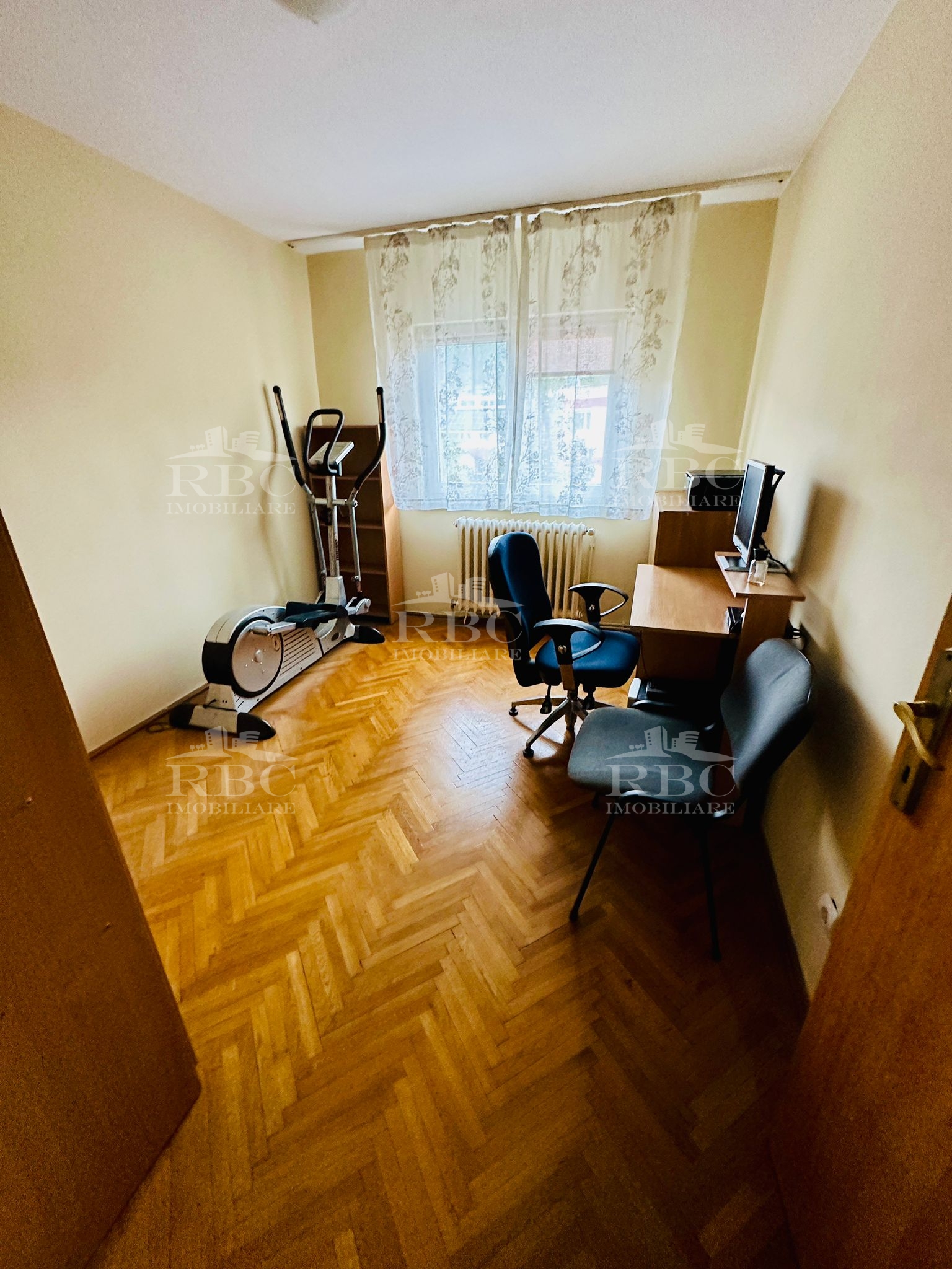 Apartament cu 3 camere in Grigorescu zona Petuniei