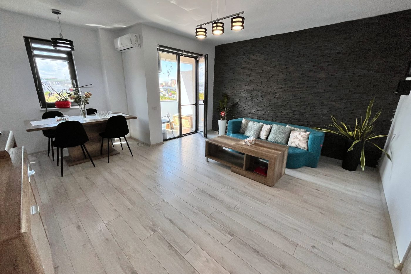 Apartament cu 3 camere la prima închiriere și parcare subterană