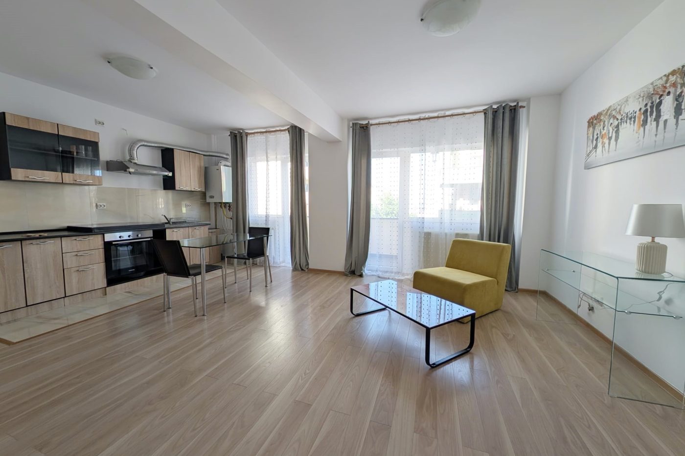 Apartament cu 3 camere finisat zona Edgar Quinet